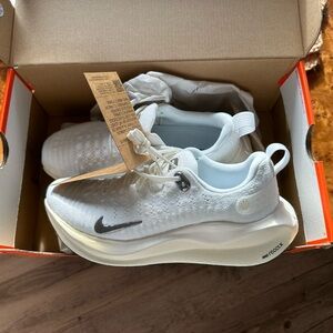 Nike InfinityRN 4 Women's Road Running Shoes (SIZE 7 & 7.5 AVAILABLE)